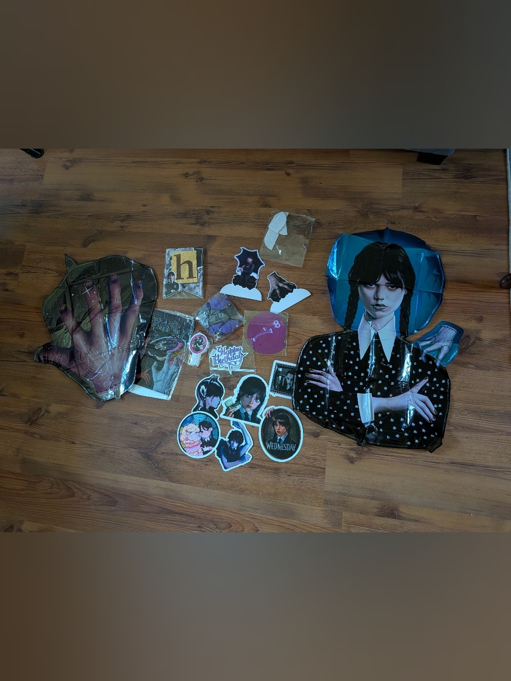 Brand New WEDNESDAY ADAMS Birthday Party Decor Kit